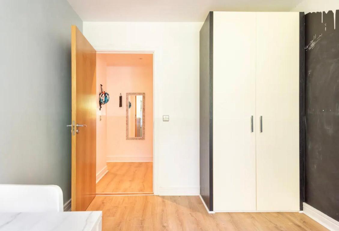 Spacious Room With Relaxing View Dublino Esterno foto